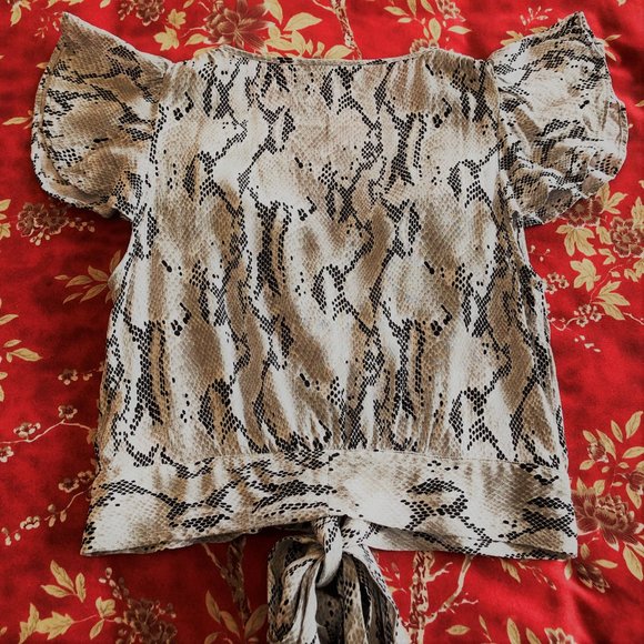 Eye-Catching Snakeskin Flutter Sleeve Tie-Front Blouse by Express XS - Picture 8 of 16